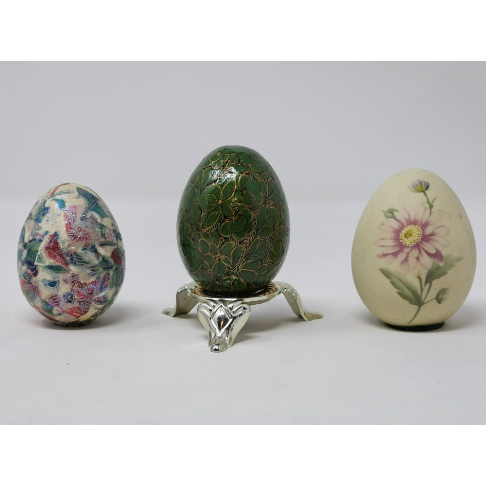 3 Vintage Ceramic Decorative Eggs Multiple Colors Comes With One Stand‎
